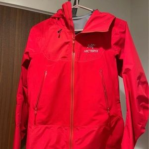 Arc’teryx women beta jacket